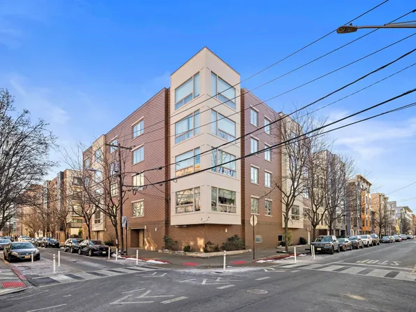 635 6th St #4A, Hoboken, NJ 07030