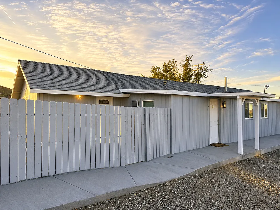 13950 Hesperia Rd #5