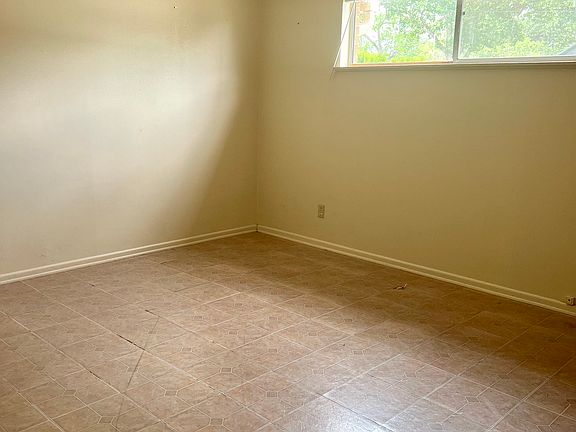 3rd image of 1001 26th St #3