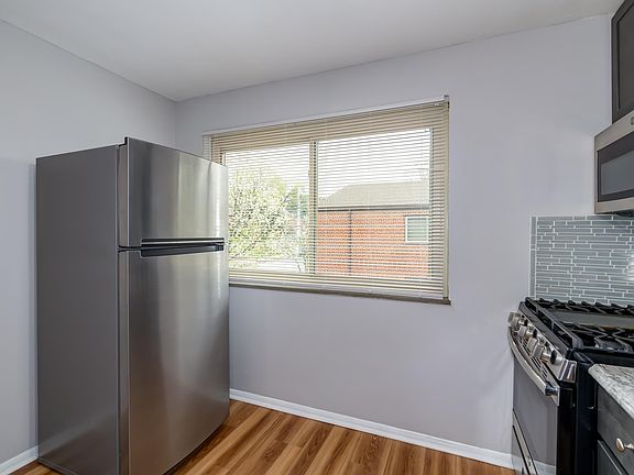 2nd image of 3217 Russell Blvd #24-3S