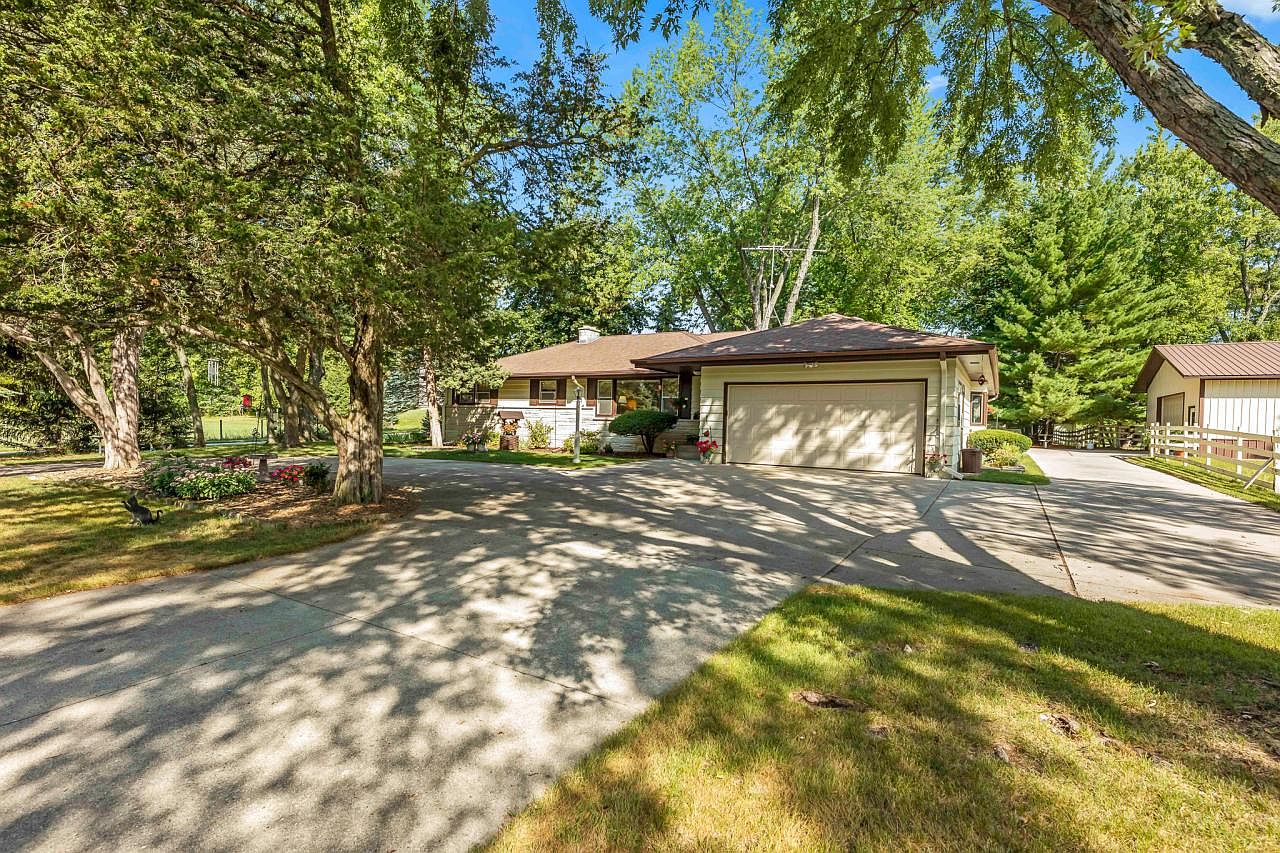 S30W37290 School Section Lake ROAD, Dousman, WI 53118 Zillow