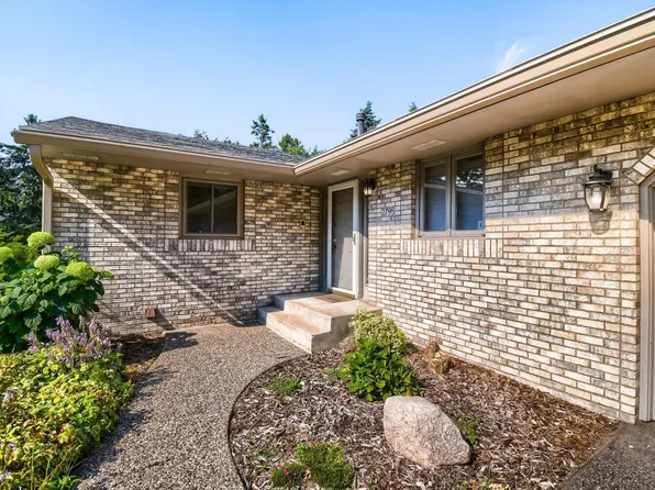 2795 Helen St N, North Saint Paul, MN 55109