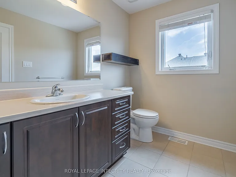 71 Fallengale Cres — Photo 10