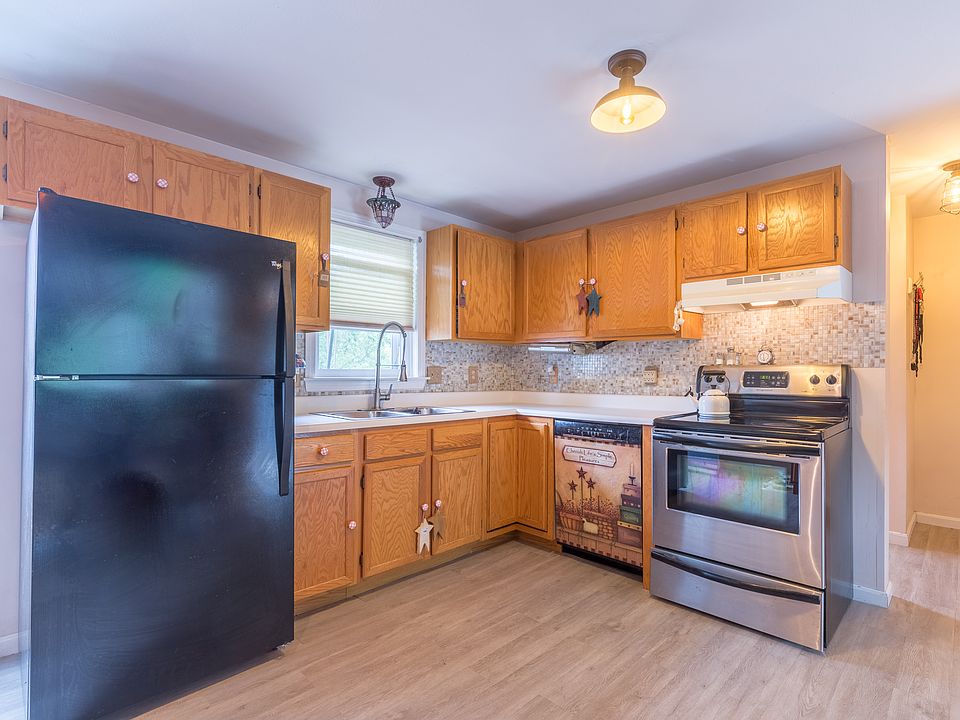2nd image of 56 Taylor St