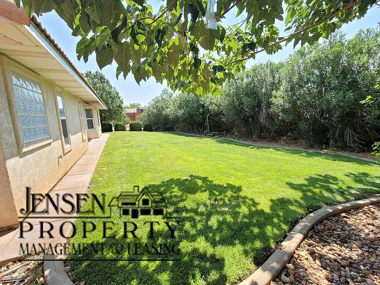 3851 W 200 N — Photo 15