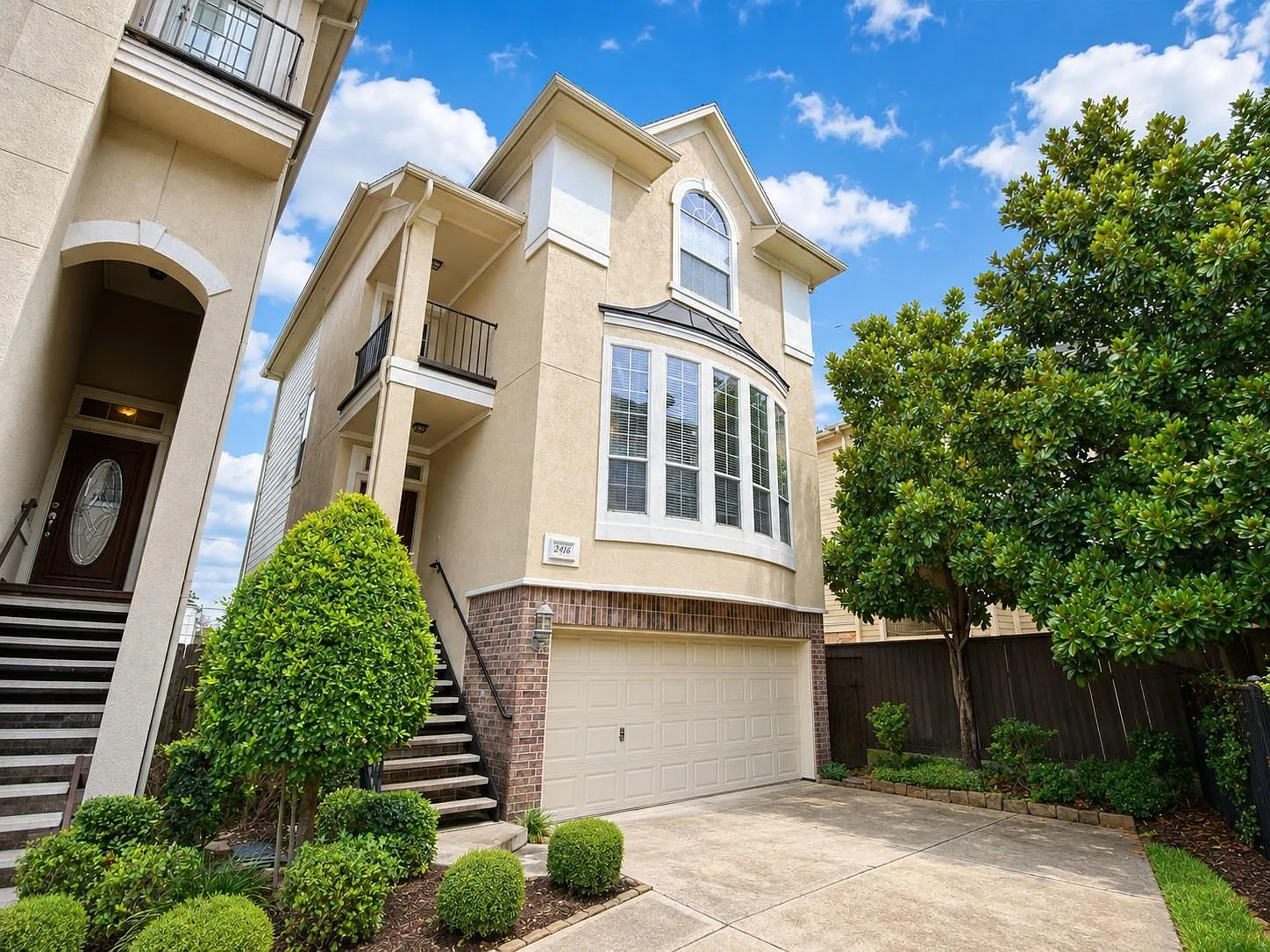 3 bed, 3.5 bath, 2273 sqft, $3,200 — Photo 2