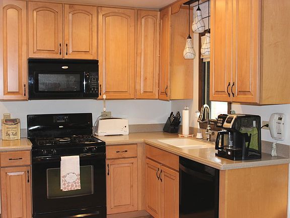 5th image of 16310 Tanbark Dr