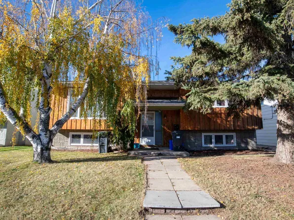 5014 45th St, Cold Lake, AB T9M 1Z2