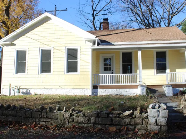 904 S 3rd St, Leavenworth, KS 66048