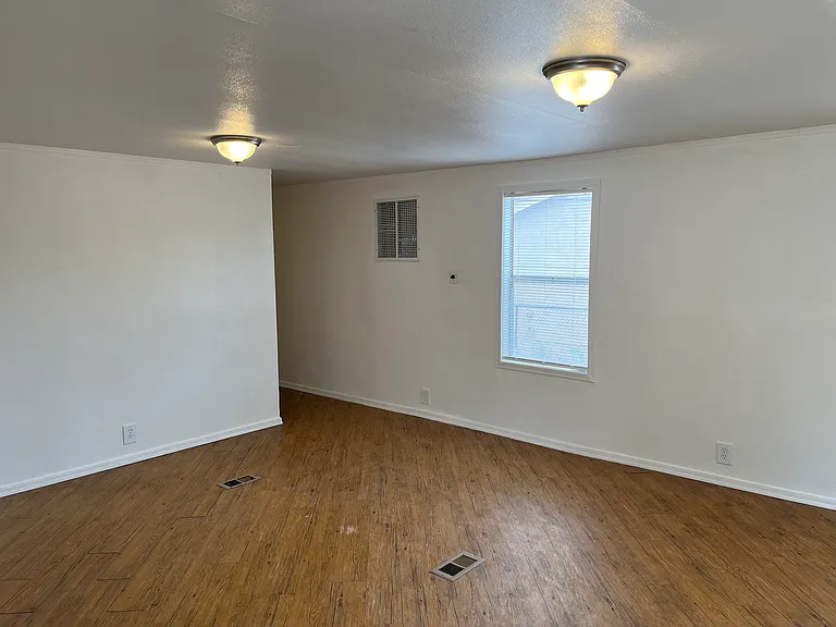 3876 E Hearne Ave — Photo 3