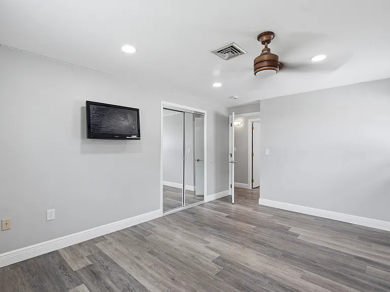 1433 Ellison Ln — Photo 21
