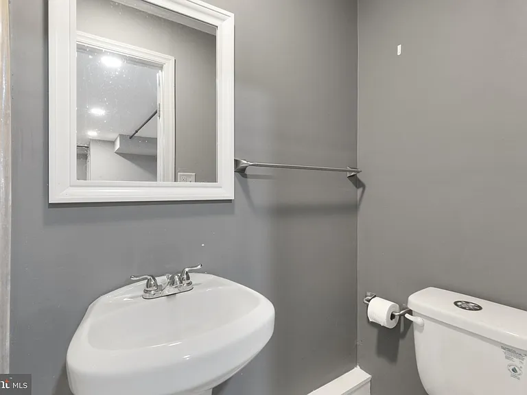 1719 Ridge Ave — Photo 13