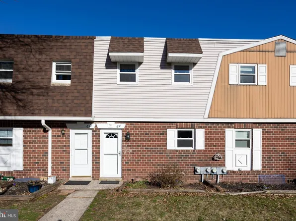 631 Village Ln, Pottstown, PA 19464