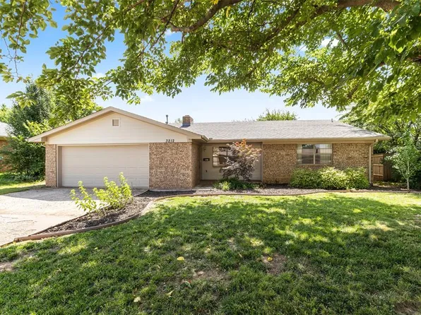 3212 S Rankin St, Edmond, OK 73013
