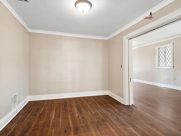 4th image of 2039 Calhoun St #B