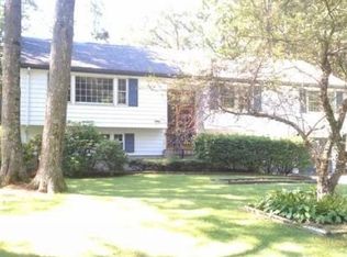 24 Rockridge Rd, Natick, MA 01760
