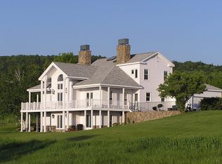 8 Windfield Ln, Troy, NY 12180