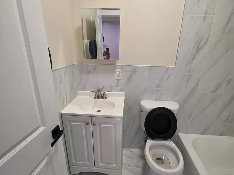 358-360 S Orange Ave #2L — Photo 6