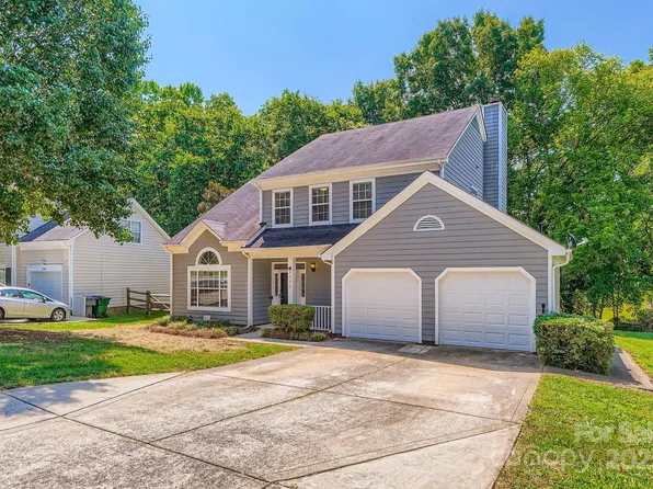 8909 Elkins Park Dr, Matthews, NC 28105