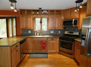 46 Bunker Hill Ave #B, Stratham, NH 03885