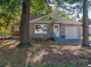 408 32nd Ave, Moline, IL 61265