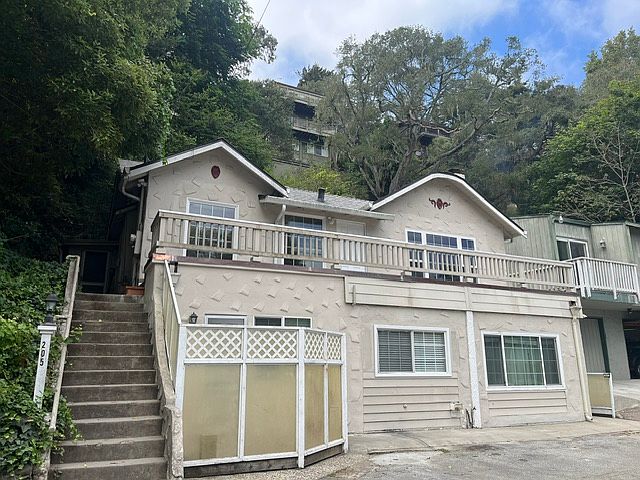 1930's Beach Bungalow Duplex