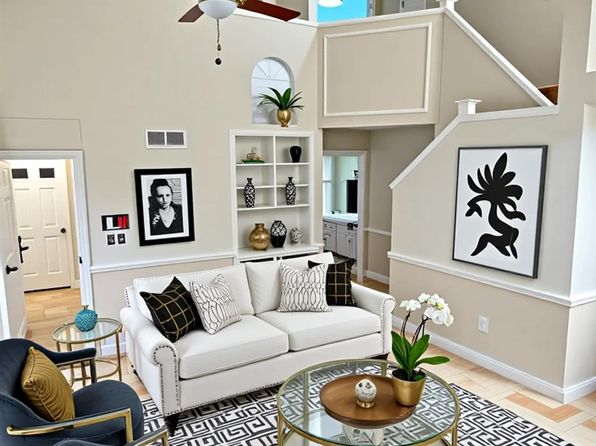 1015 Green Meadow St