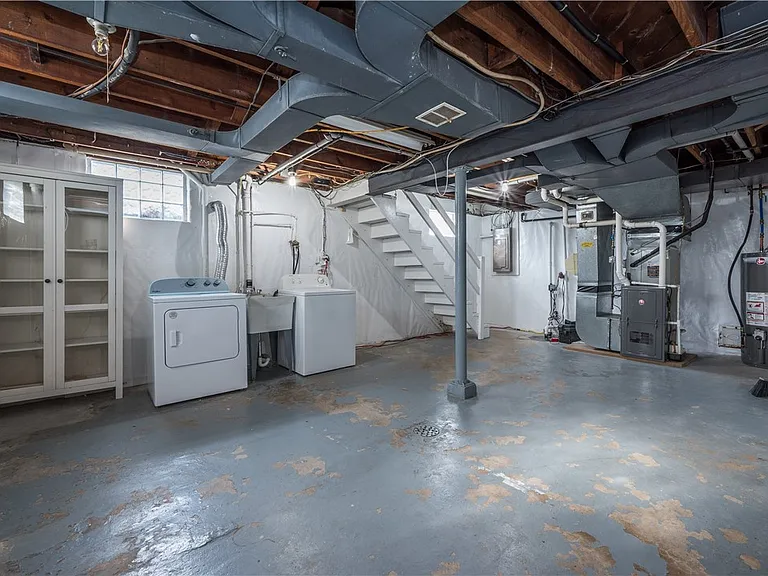651 Royce Ave — Photo 20