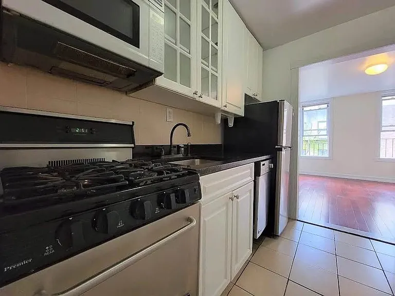 449 W 46th St #82 — Photo 2