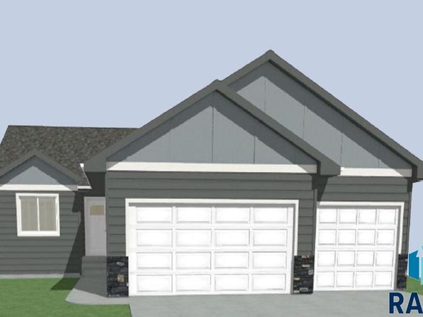 809 N Main St, Lennox, SD 57039