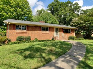 113 Green Valley Rd, Greensboro, NC 27403