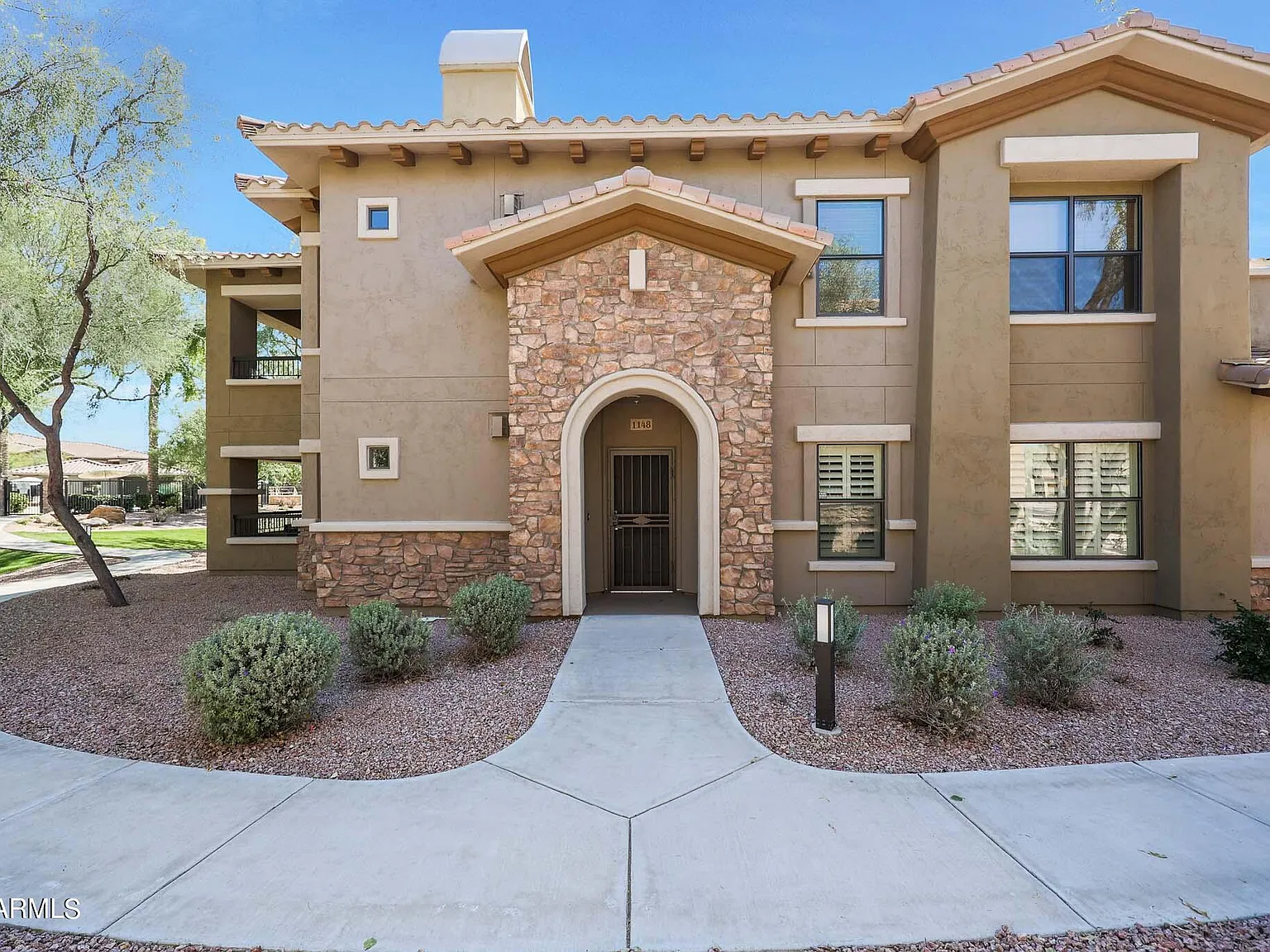 3 bed, 2.0 bath, 1884 sqft, $5,500 — Photo 1