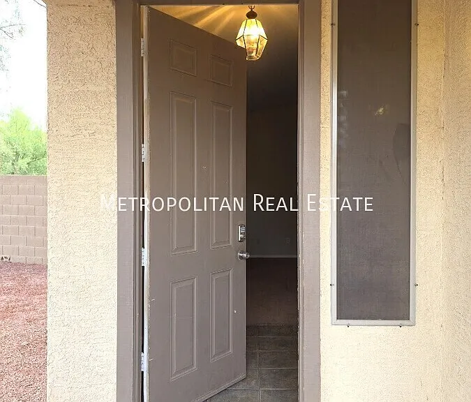 3135 N 127th Ave — Photo 3