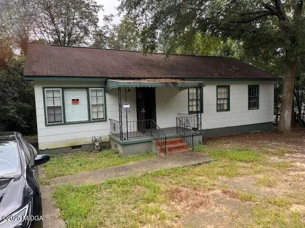 1334 Dewey St, Macon, GA 31206