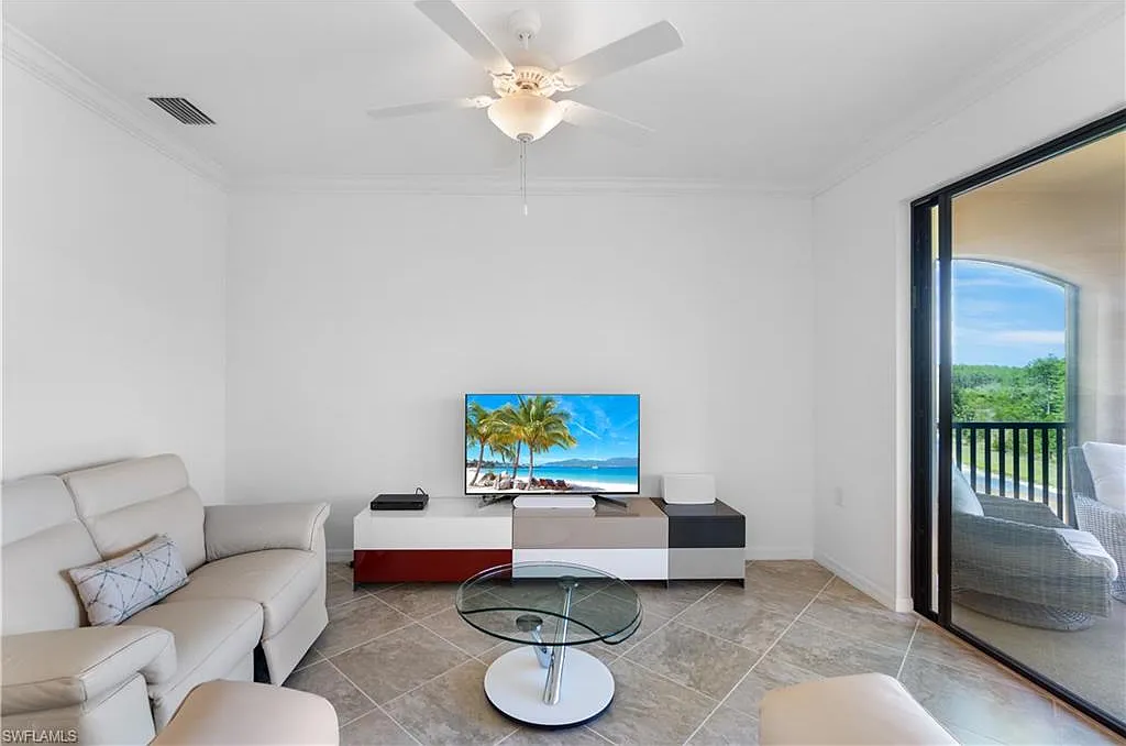 2 bed, 2.0 bath, 1194 sqft, $7,500 — Photo 3