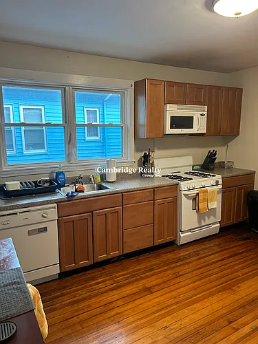 24-26 Burnham St #1 Photo 1