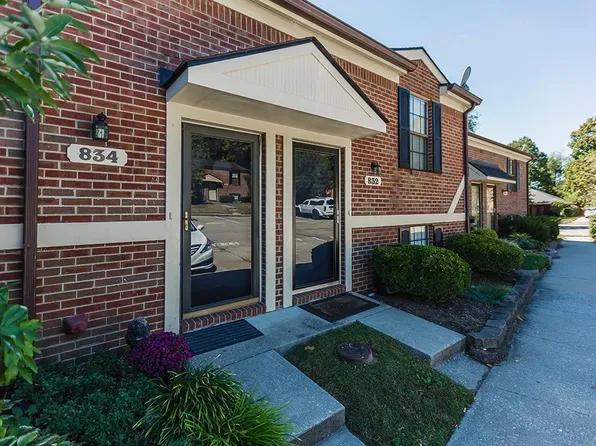 834 Spring Meadows Dr, Lexington, KY 40504