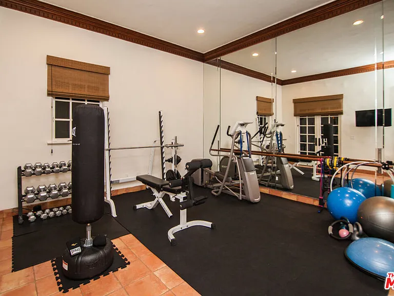 12140 Summit Ct — Photo 23