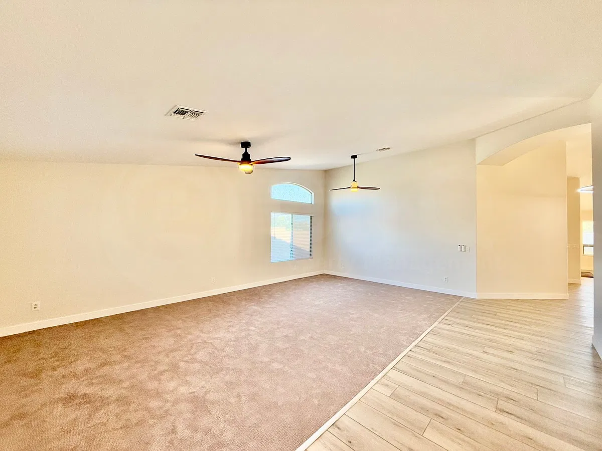 4 bed, 2.0 bath, 2702 sqft, $3,890 — Photo 3