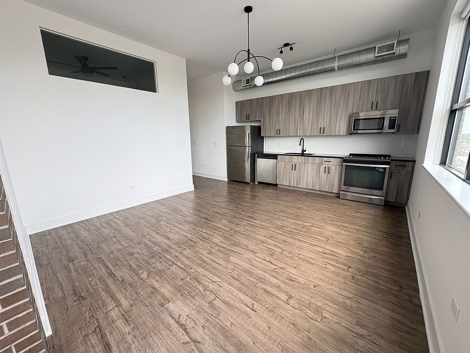 1st image of 4234 N Western Ave APT 2E