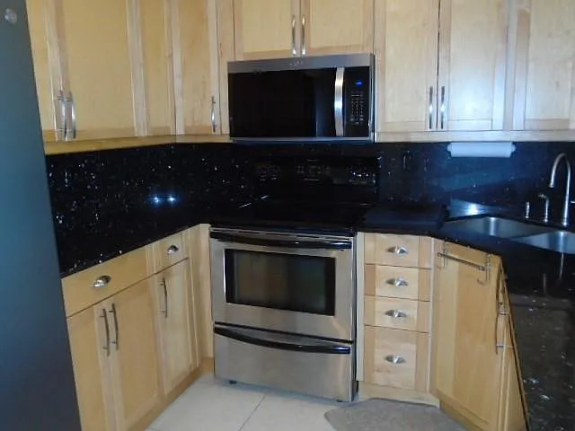 1800 N Andrews Ave #4B — Photo 9