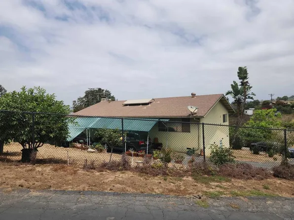 410 Hutchison St, Vista, CA 92084