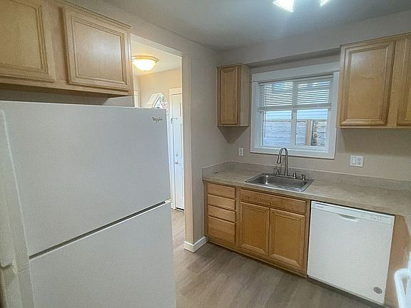 5th image of 1817 N Rosa Parks Way #1
