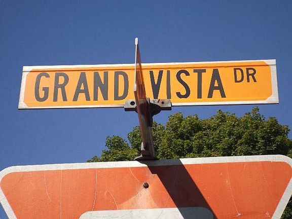 5th image of 251 Grand Vista Dr