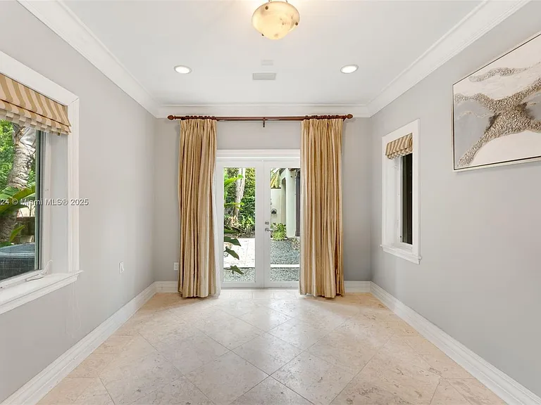 11 E Rivo Alto Dr — Photo 28