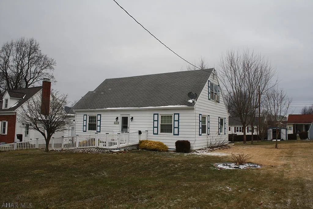 409 E Julian St photo 1