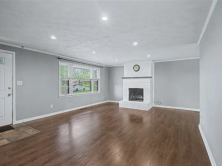 154 Tuxworth Rd — Photo 8