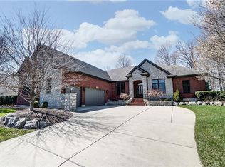 9375 Paragon Mills Ln, Dayton, OH 45458