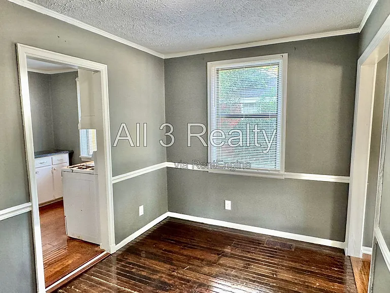 208 Bradley Dr — Photo 11