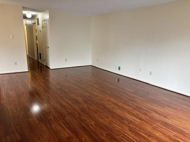 2 bed, 2.0 bath, 1263 sqft, $2,200 — Photo 2